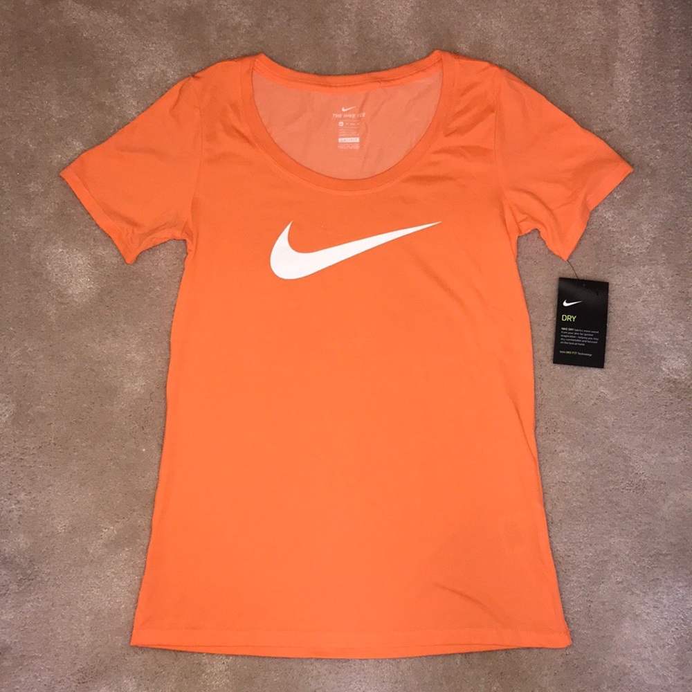NIKE Dry-FIT Graphic Logo Swoosh Orange Tee Shirt Women’s XS Orange
